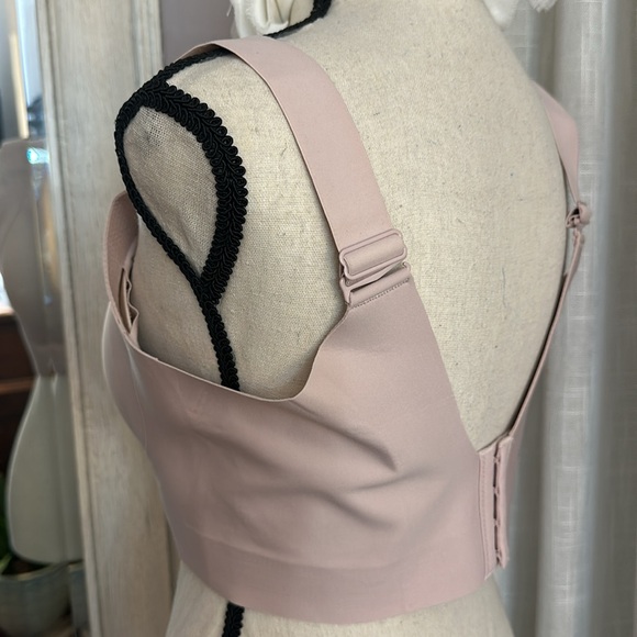 🌸 NEW Minimizing smoothing support pale pink XL bra - Picture 3 of 7